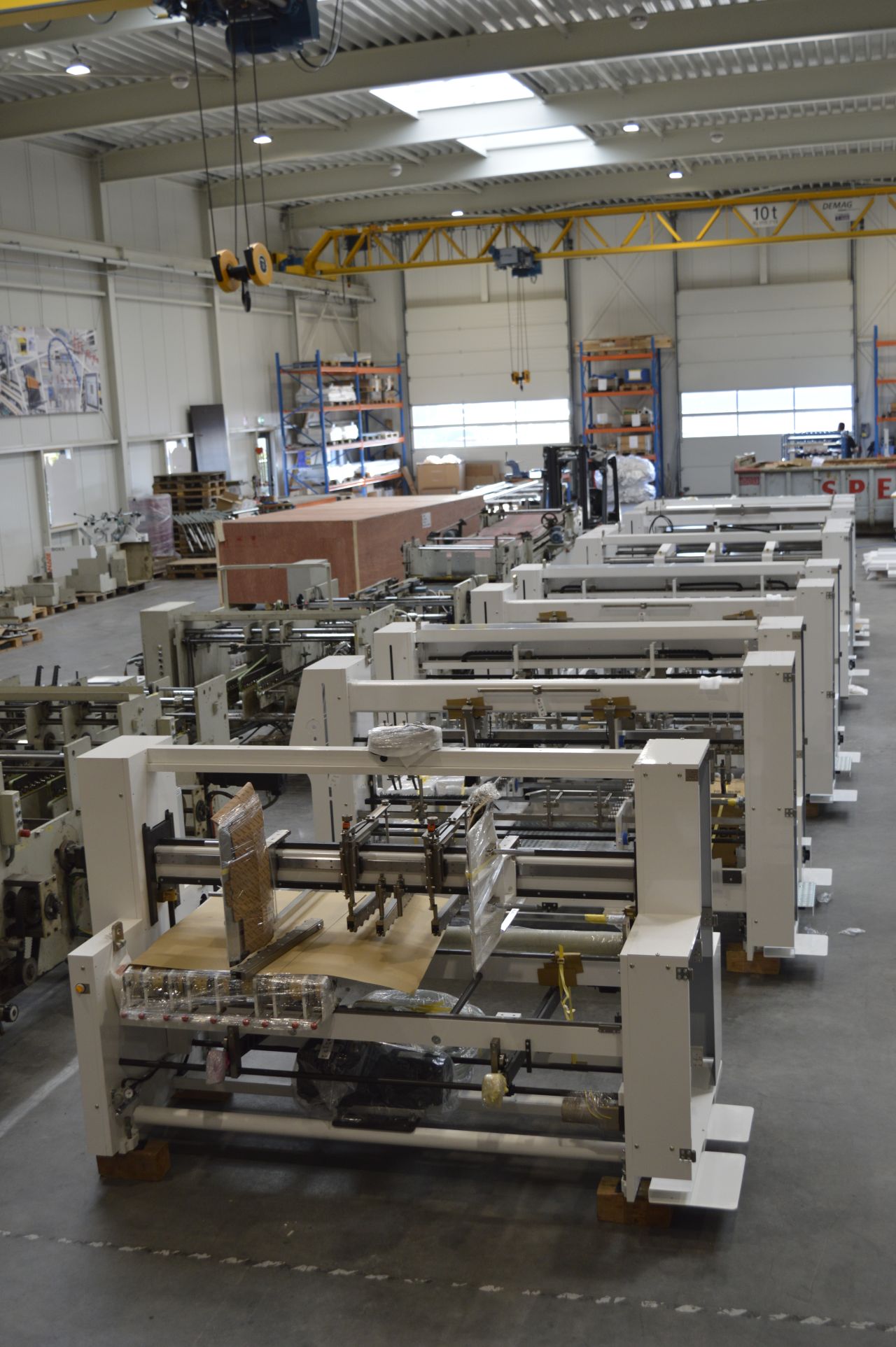Delivery specialty folder-gluer machine Delivery specialty folder-gluer machine